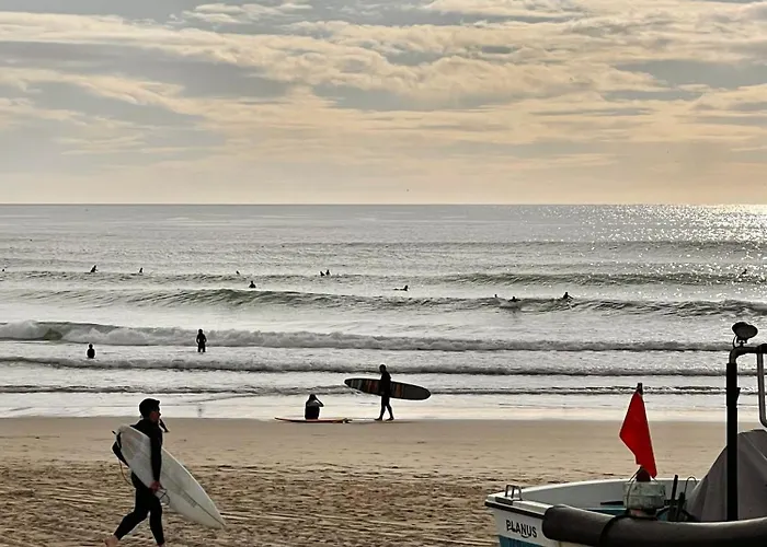 One Bedroom Apartment Costa Da Caparica! 5Min-Walk To The Beach, Perfect For Surfers And Beach Lovers