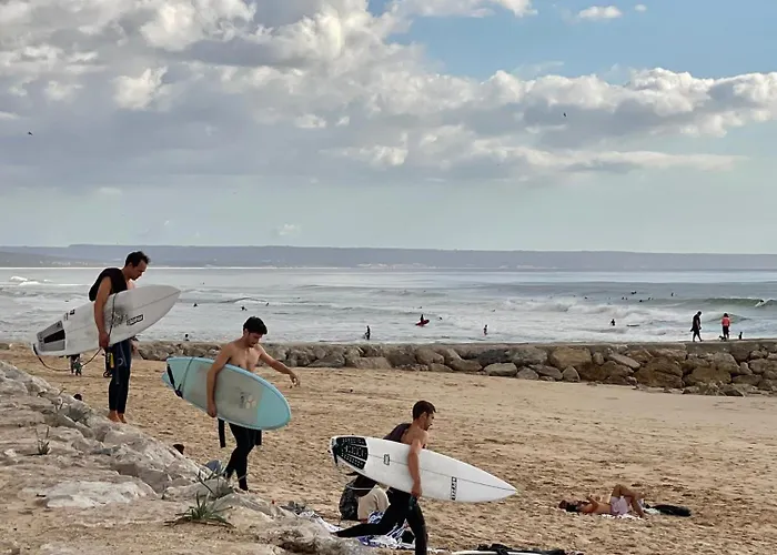 One Bedroom Apartment Costa Da Caparica! 5Min-Walk To The Beach, Perfect For Surfers And Beach Lovers