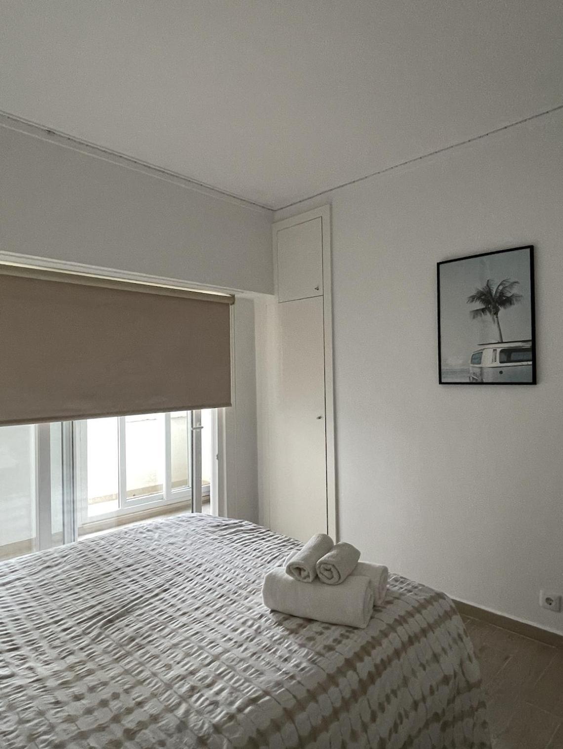 One Bedroom Costa Da Caparica! 5min-walk To The Beach, Perfect For Surfers And Lovers