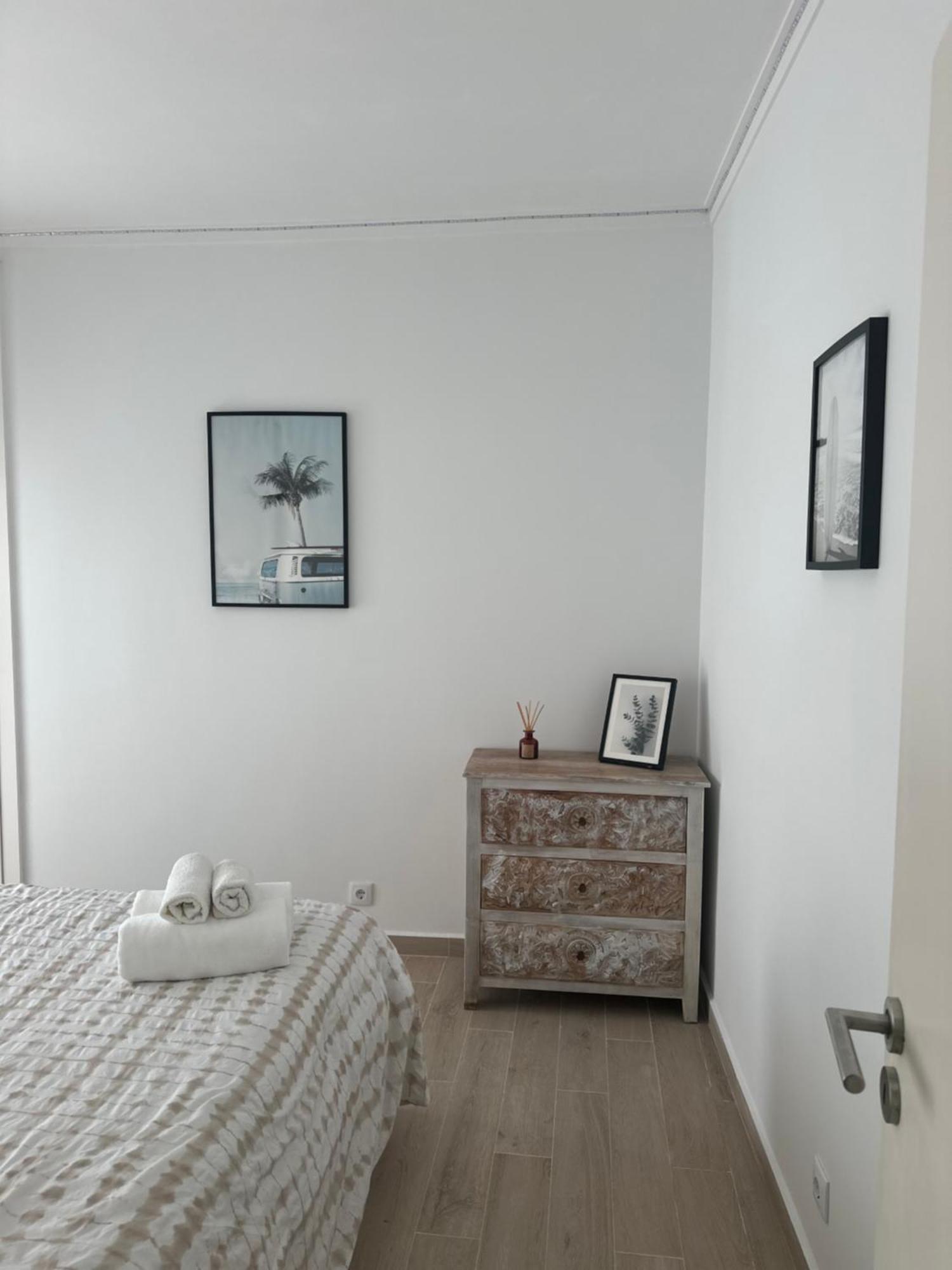 One Bedroom Costa Da Caparica! 5min-walk To The Beach, Perfect For Surfers And Lovers Apartment